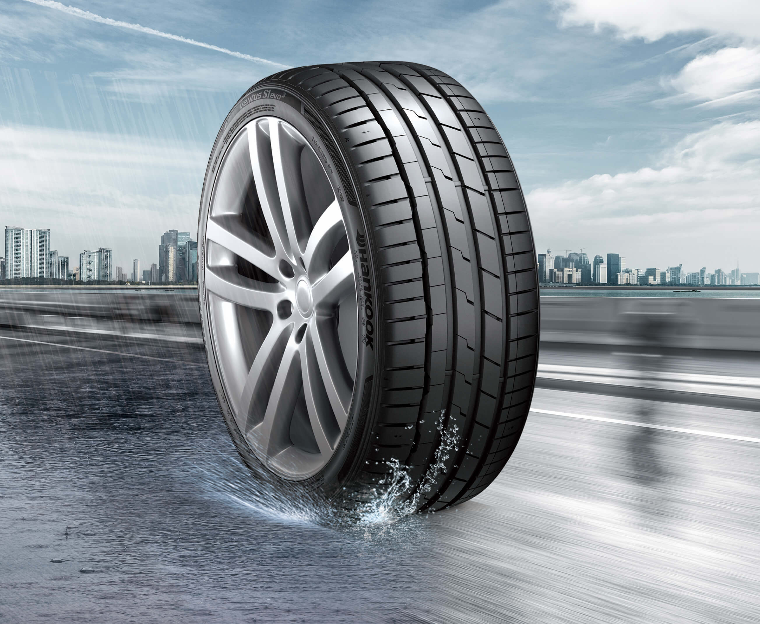 Hankook Tire & Technology-Tires-Vantra-s1evo3-detail-main-03