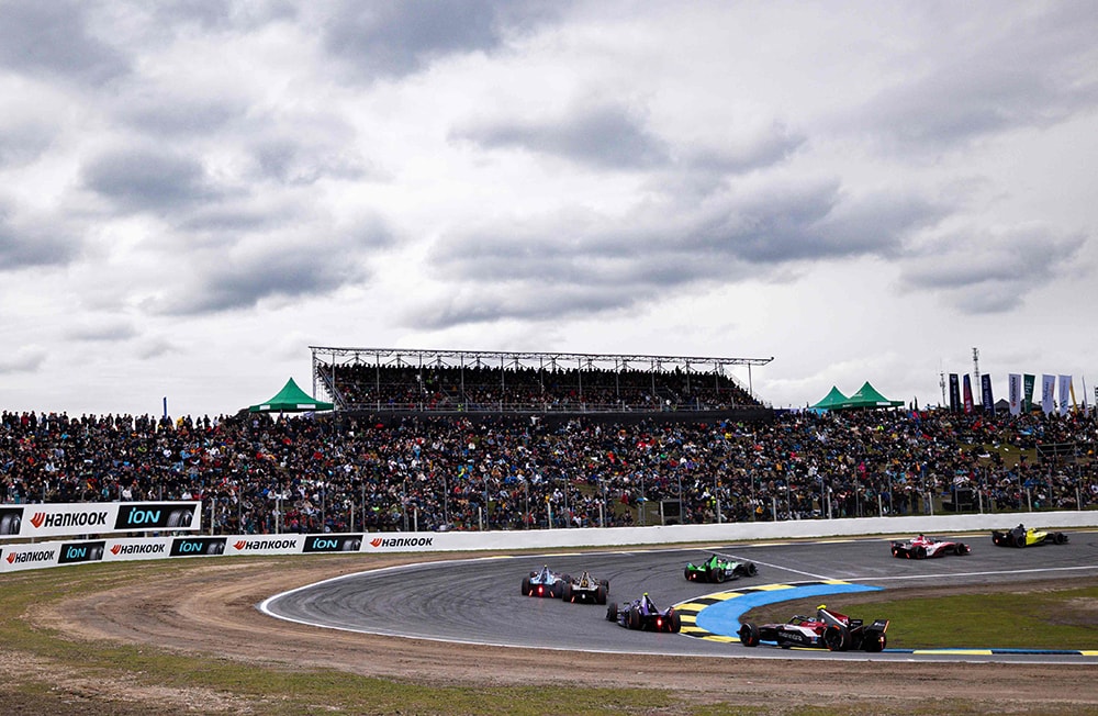 韩泰ion赛车轮胎助力电动方程式马德里站竞逐升级_4