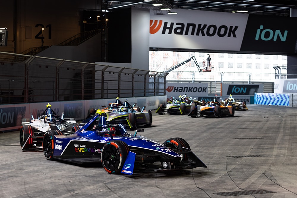 formula_e_season_10_sponsored_by_hankook_2024_hankook_london_e_prix_reference_image