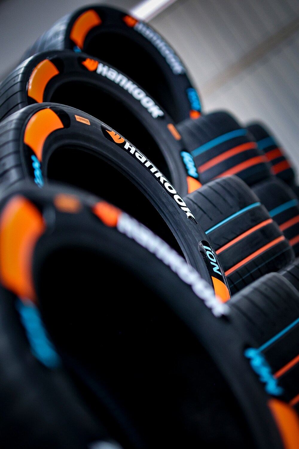 포뮬러_e_시즌_12_공식_타이어_gen3_에보_아이온_레이스